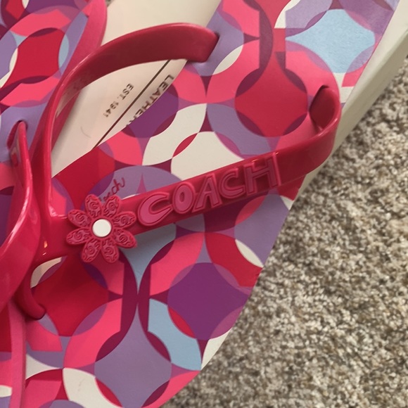 New Coach Kerrie Jelly Flip Flops Size 7. - Picture 2 of 6